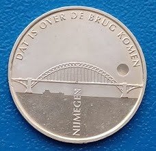 1 Kroon 2005 - Nijmegen 2000-jarig bestaan, De Brug, Postzegels en Munten, Penningen en Medailles, Verzenden, Overige materialen