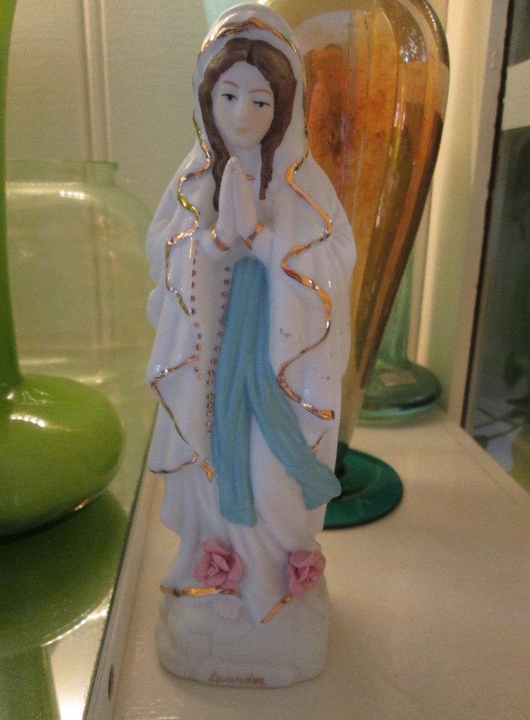 Gemerkt Maria Beeldje Biscuit Porselein Lourdes 16,5 cm, Verzamelen, Religie, Ophalen of Verzenden, Nieuw, Beeld(je), Christendom | Katholiek