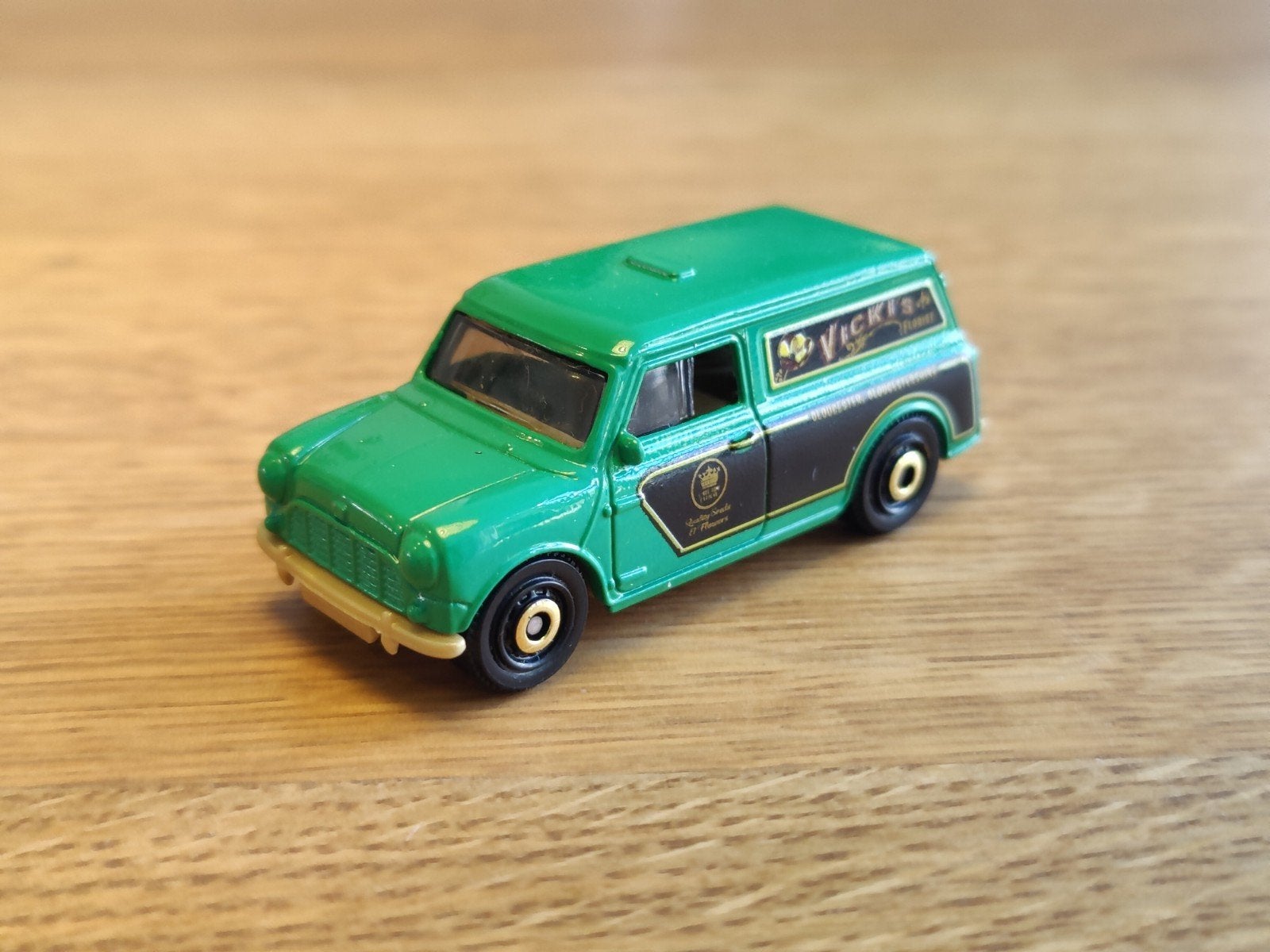 Matchbox Austin Mini Van Vicky's Florist, Hobby en Vrije tijd, Modelauto's | Overige schalen, Ophalen of Verzenden, Zo goed als nieuw