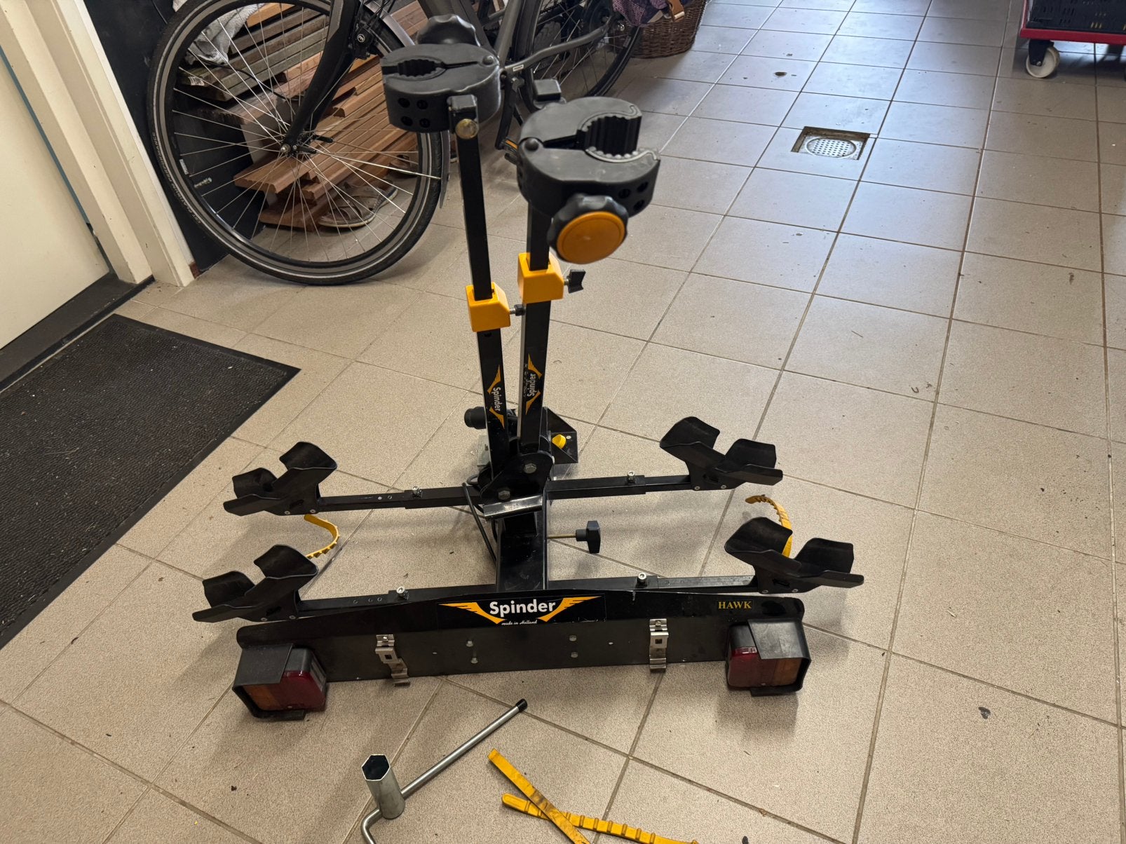 Fietsendrager in, Ophalen, Zo goed als nieuw, Trekhaakdrager