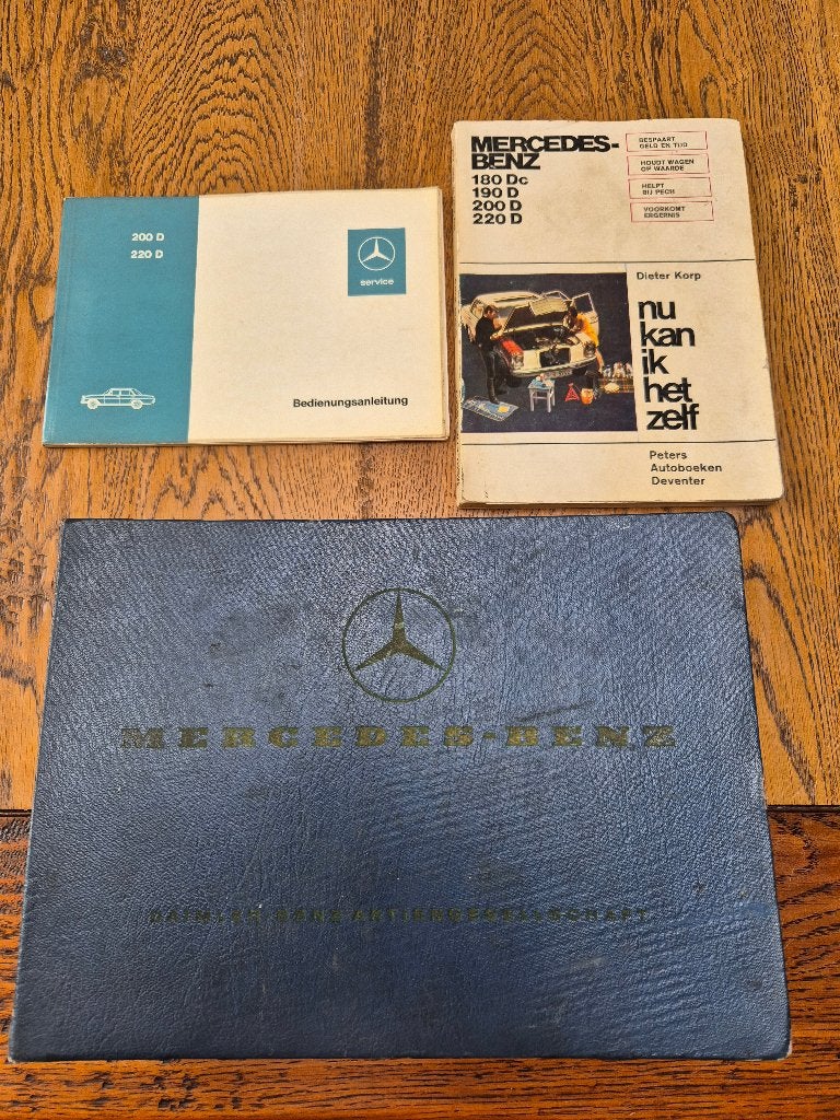 Mercedes W115 W114 Handleiding Onderdelenboek etc., Auto diversen, Handleidingen en Instructieboekjes, Ophalen of Verzenden