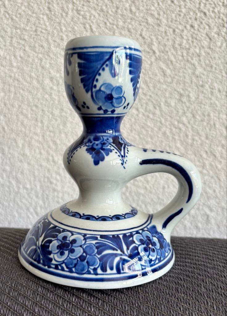 Delfts Blauw kandelaar, handgeschilderd, Antiek en Kunst, Antiek | Kandelaars, Ophalen of Verzenden, Keramiek of Aardewerk