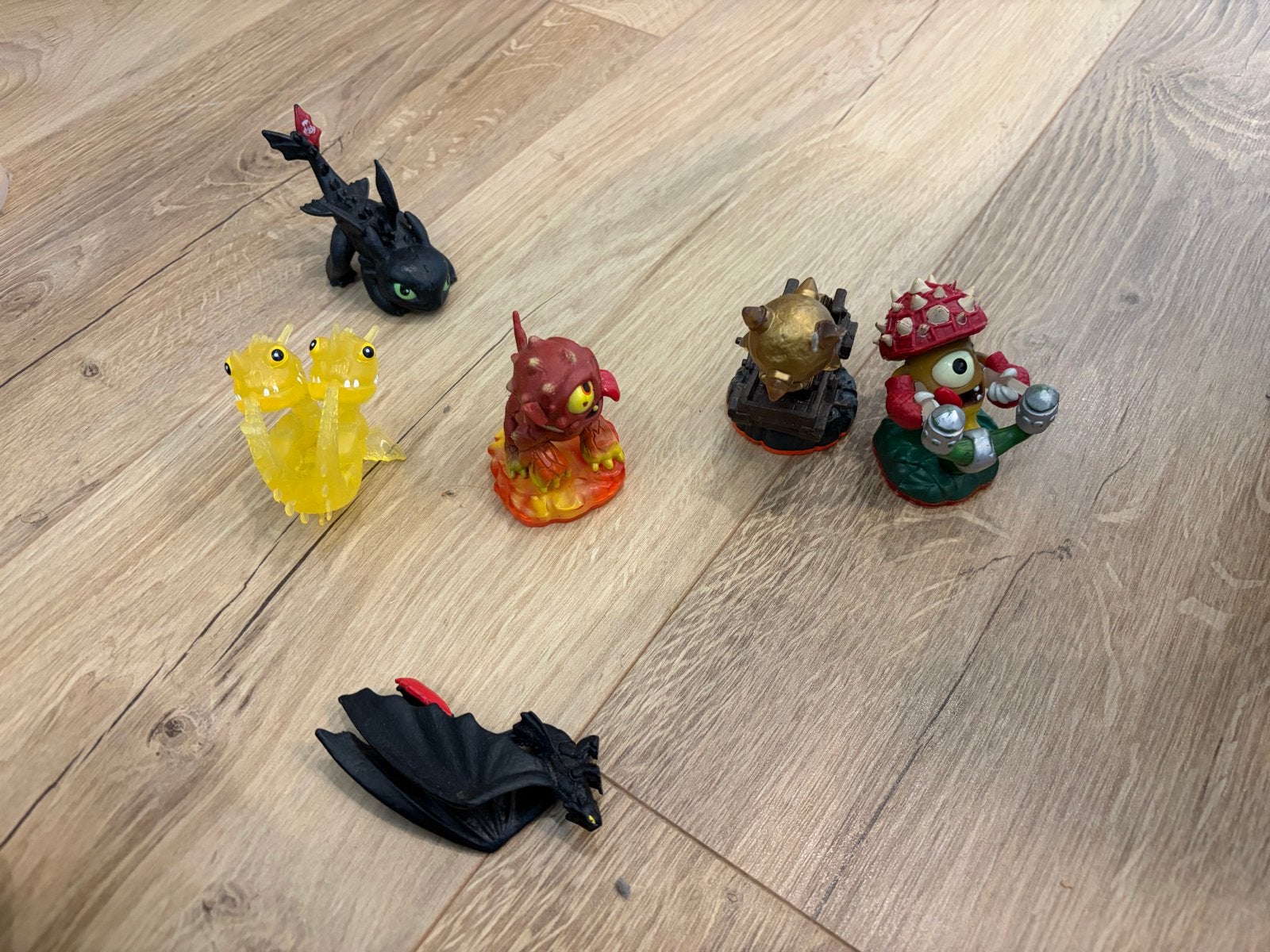 Skylanders en draken figuren - diverse set, Ophalen of Verzenden, Gebruikt