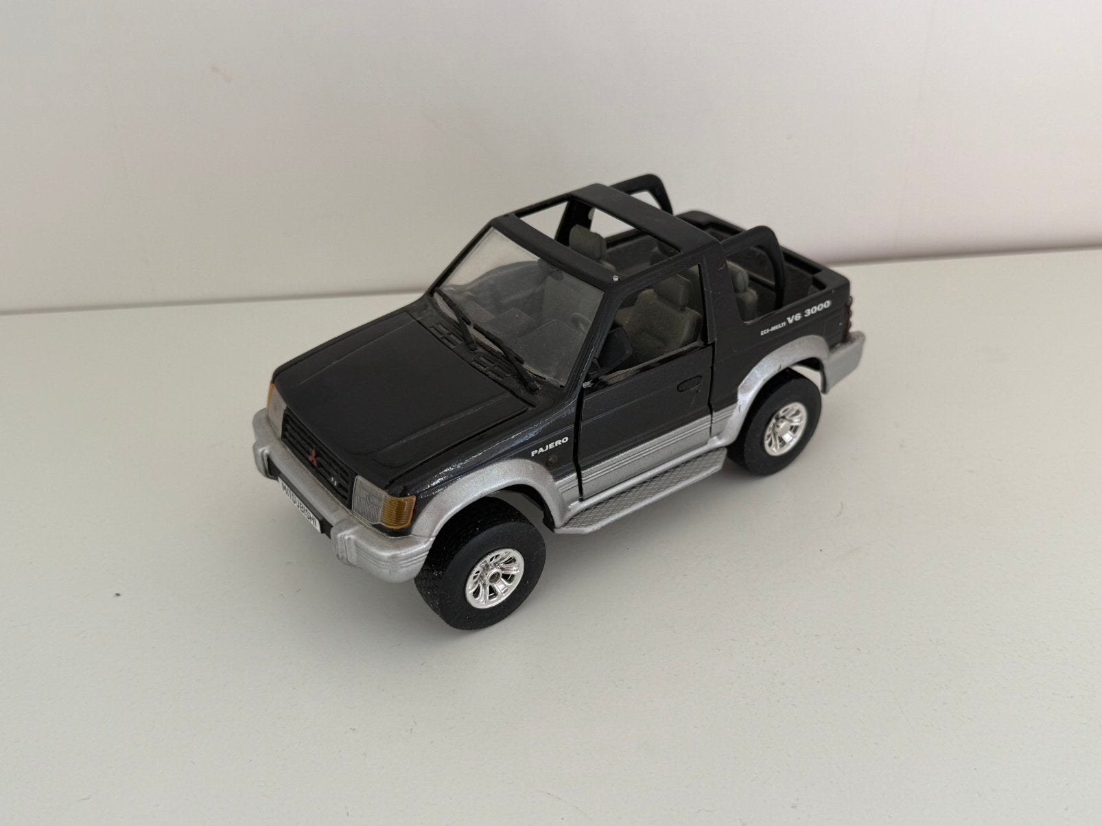 Schuco - Mitsubishi Pajero - Schaal 1:24, Verzenden, Gebruikt, Auto, Overige merken