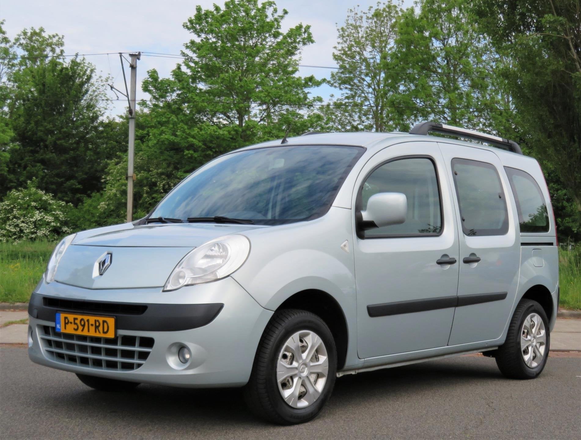 Renault Kangoo Family 1.6 Expression | Airco | Trekhaak, Stof, Gebruikt, 4 cilinders, Bedrijf
