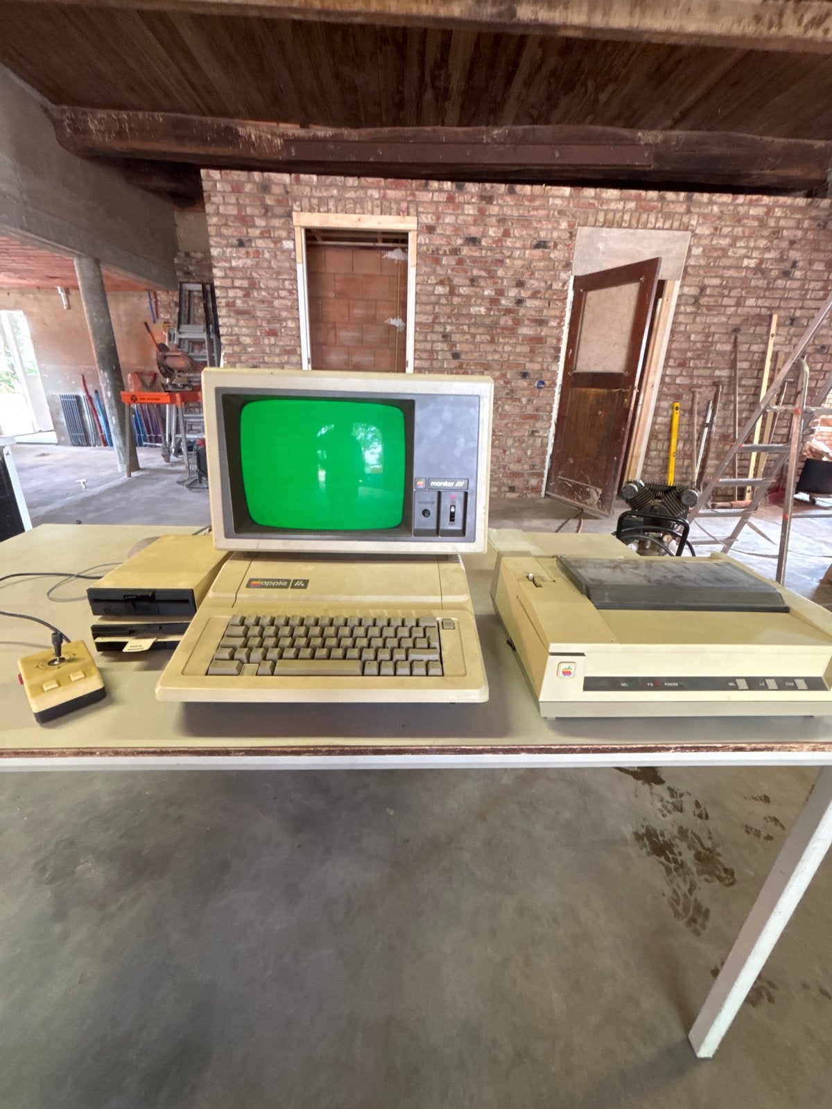 Vintage Apple IIe computer met monitor en accessoires, Computers en Software, Vintage Computers, Ophalen