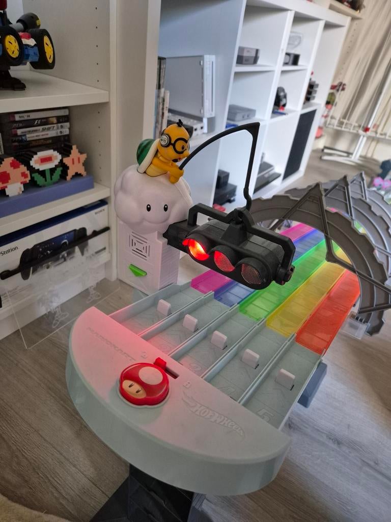 Hot Wheels Mario Kart Rainbow Road Racebaan, Kinderen en Baby's, Speelgoed | Racebanen, Ophalen, Racebaan, Zelf te bouwen, Zo goed als nieuw