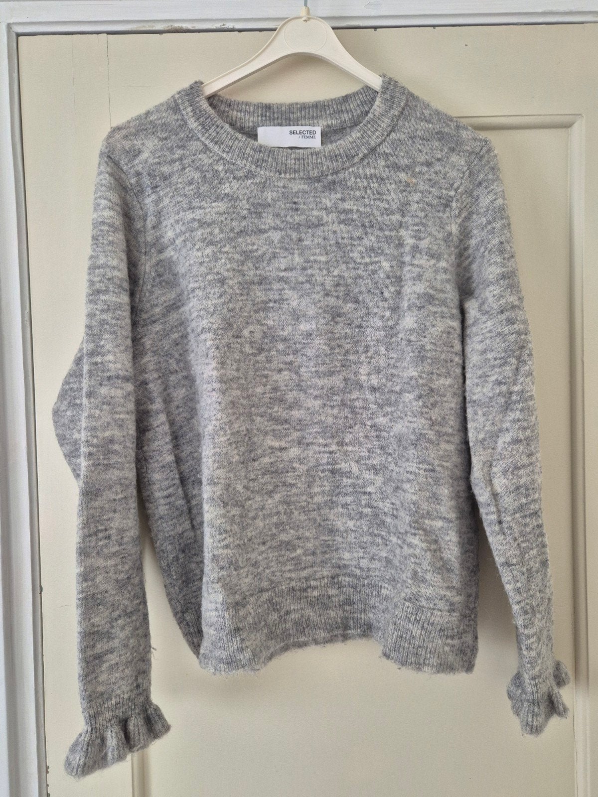 grijze trui van Selected Femme maat L
39% wol
24% polyester, Kleding | Dames, Maat 38/40 (M), Selected Femme, Ophalen of Verzenden