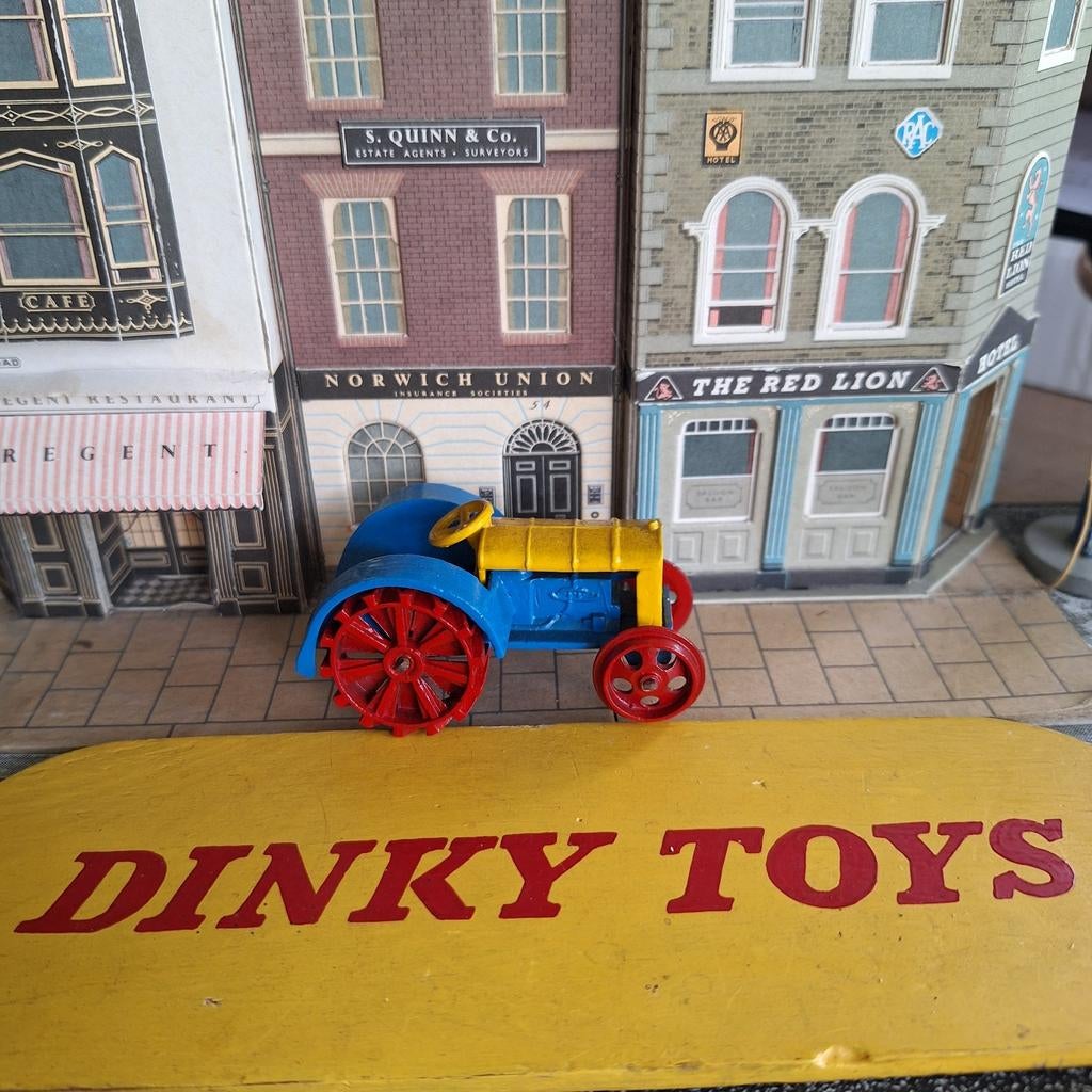 Dinky Toys Farm Tractor - Vintage Speelgoed Tractor, Overige merken, Gebruikt, Verzenden, 1:32 tot 1:50