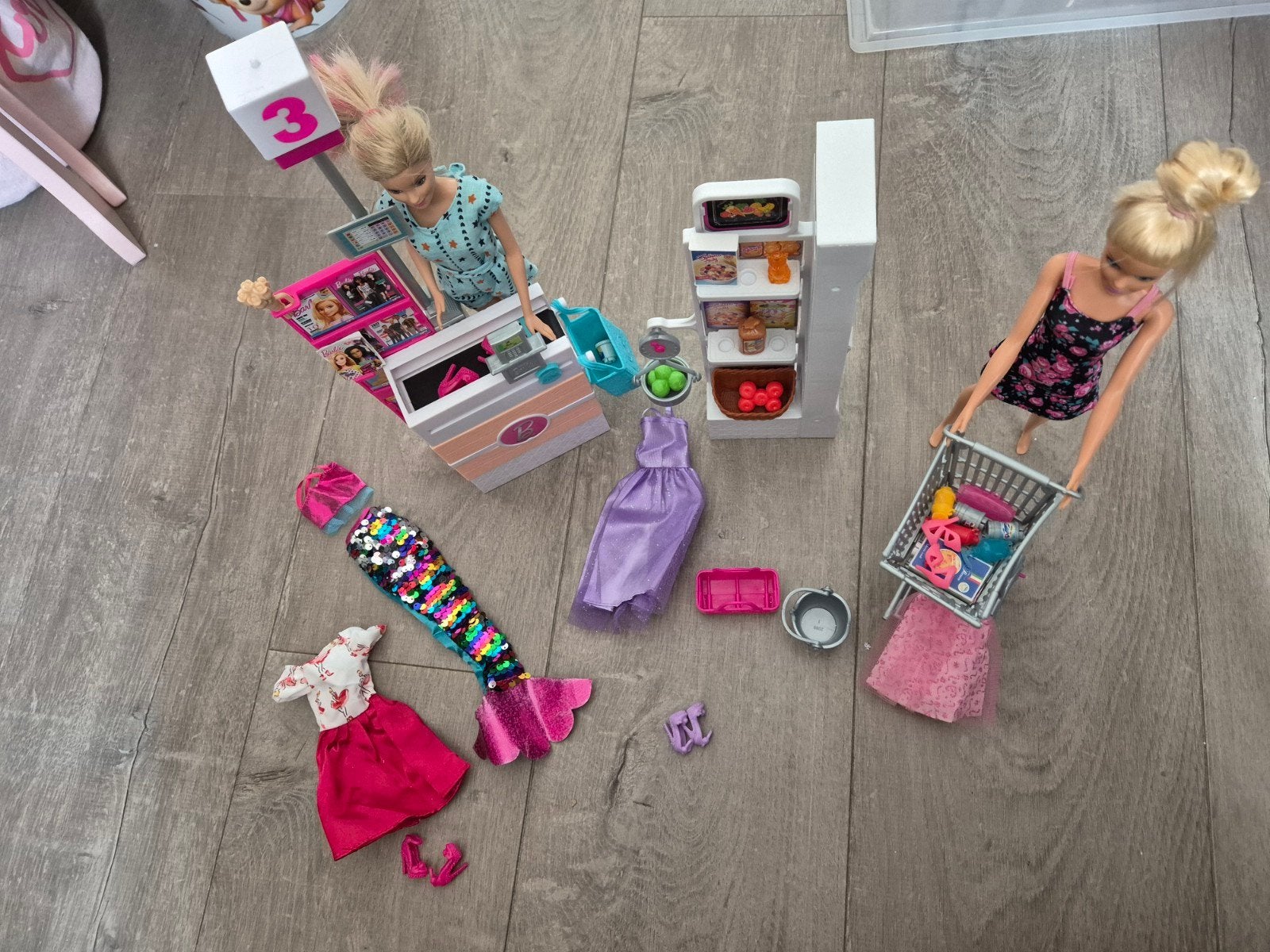 Barbie winkel, Ophalen