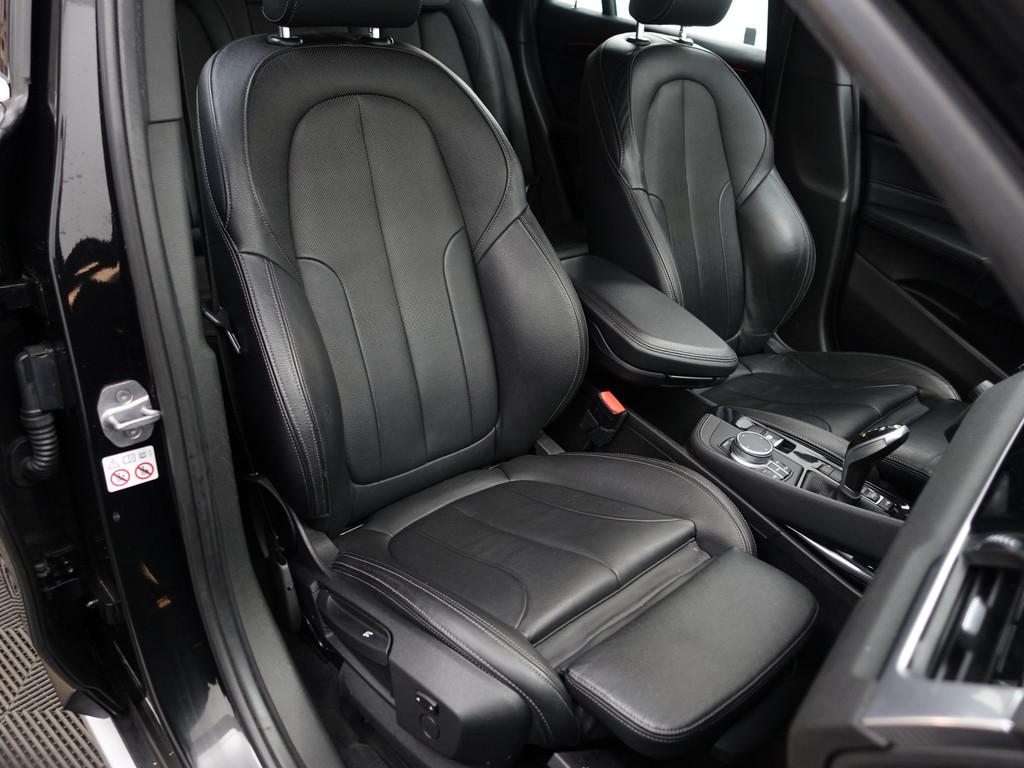 BMW X1 sDrive20i High Executive Aut- NAP 130dkm Dealer Onder, Auto's, 1998 cc, Met garantie (alle), Zwart, Bedrijf