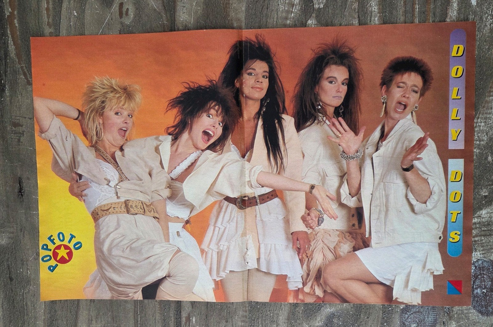 Vintage Popfoto Poster: Dolly Dots, Rechthoekig Staand, Ophalen of Verzenden, Zo goed als nieuw, A1 t/m A3
