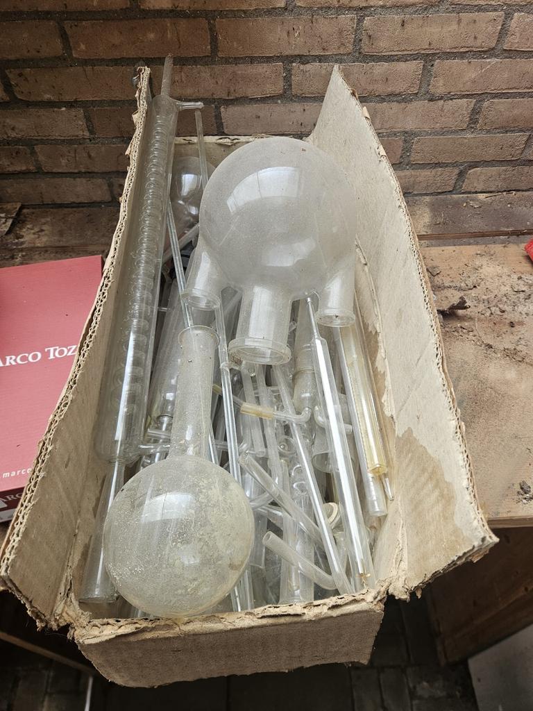 Diverse laboratoriumglaswerk en apparatuur, Ophalen of Verzenden, Zo goed als nieuw