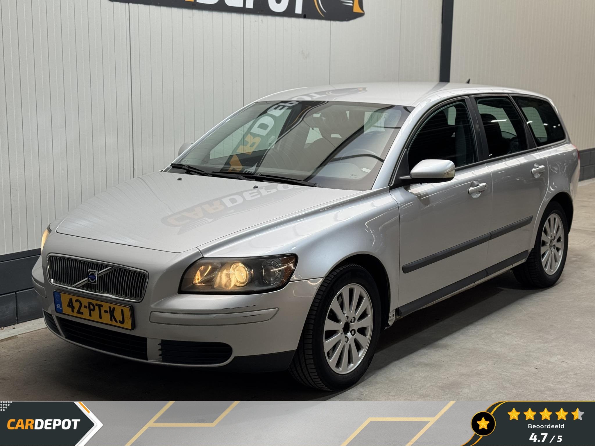Volvo V50 2.4 Kinetic Super Netjes, Stof, Gebruikt, 700 kg, Origineel Nederlands