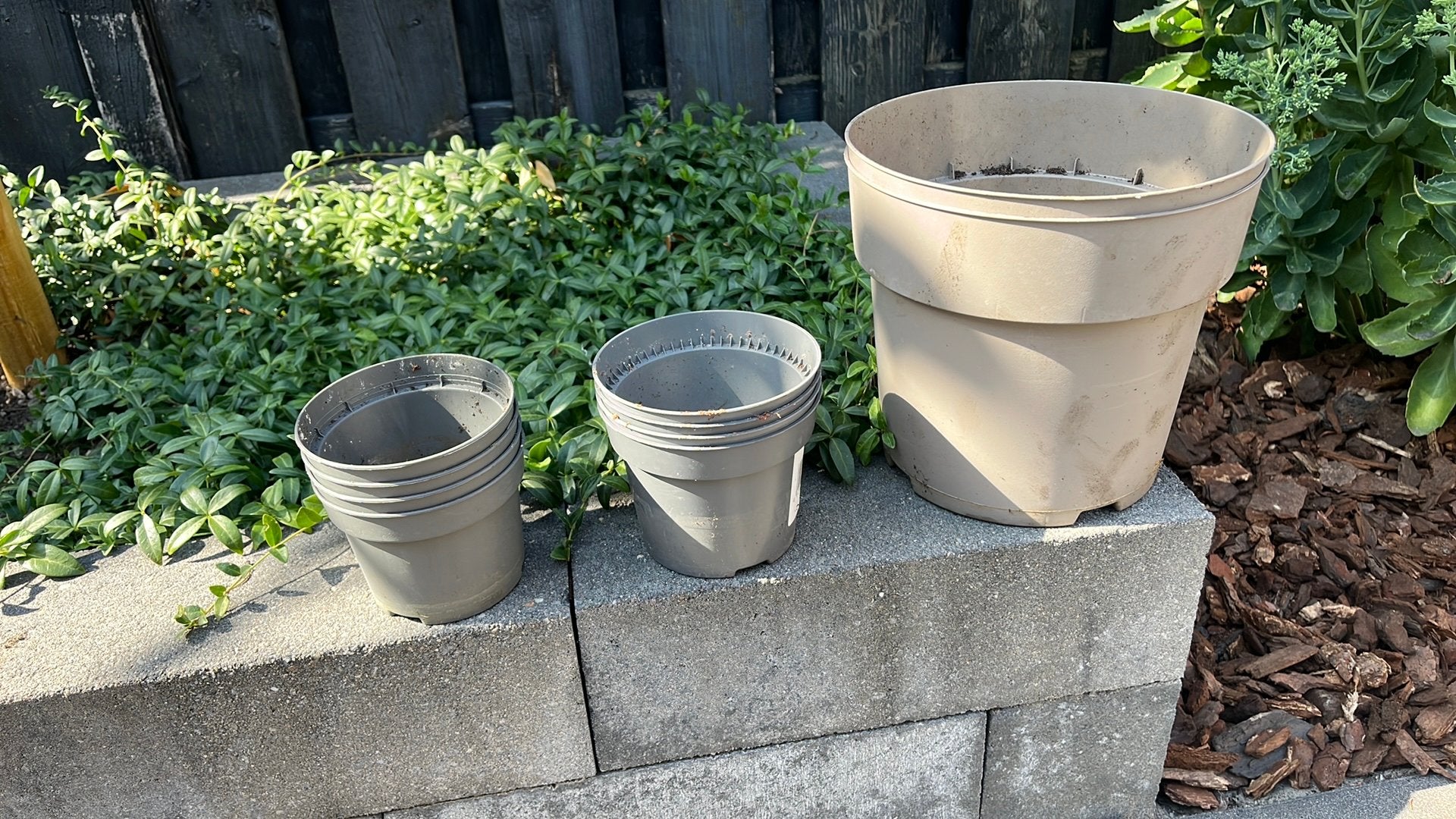 gratis kunststof plantenbakjes, Kunststof, Minder dan 30 cm, Rond, Ophalen of Verzenden