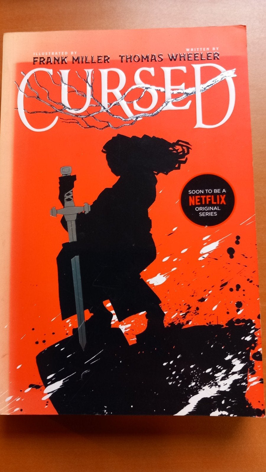 Cursed - Frank Miller & Thomas Wheeler (Netflix serie), Ophalen of Verzenden, Zo goed als nieuw, Frank Miller, Thomas Wheeler