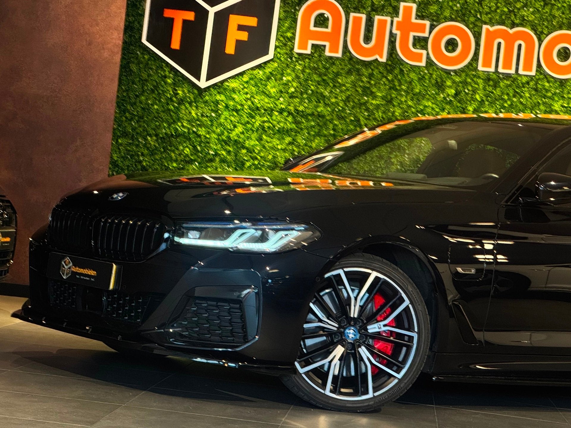 BMW 5-serie 545e xDrive 394 PK M COMPETITON SPORT|360CAM|H/K, Automaat, Gebruikt, 394 pk, Vierwielaandrijving