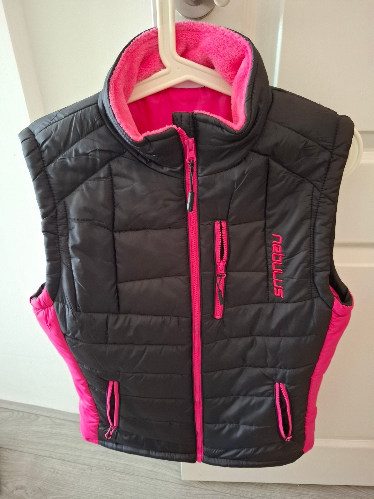 Nebulus bodywarmer zwart/roze, maat M/38, Maat 38/40 (M), Zwart, Ophalen of Verzenden, Zo goed als nieuw