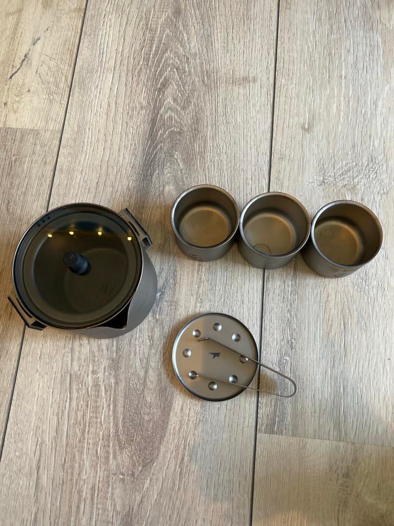 Titanium theepot met 3 kopjes en filter, Huis en Inrichting, Keuken | Keukenbenodigdheden, Zo goed als nieuw, Theepot/fluitketel