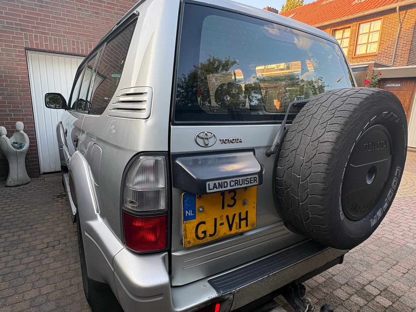 Toyota Landcruiser 3.0 Challenger TD 5D AUT 4WD 2000 Grijs, Automaat, 125 pk, 4 cilinders, 2800 kg
