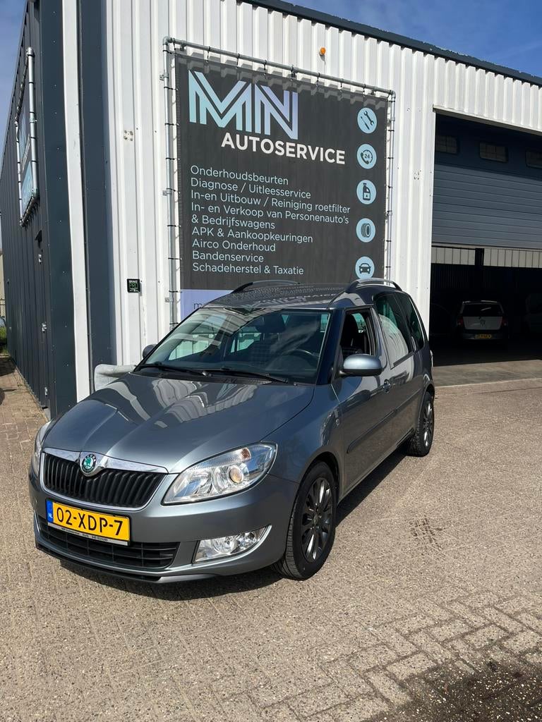 Skoda Roomster 1.2 TSI 63KW Airco 2012 Grijs, Auto's, Voorwielaandrijving, 4 cilinders, 49 €/maand, Bedrijf