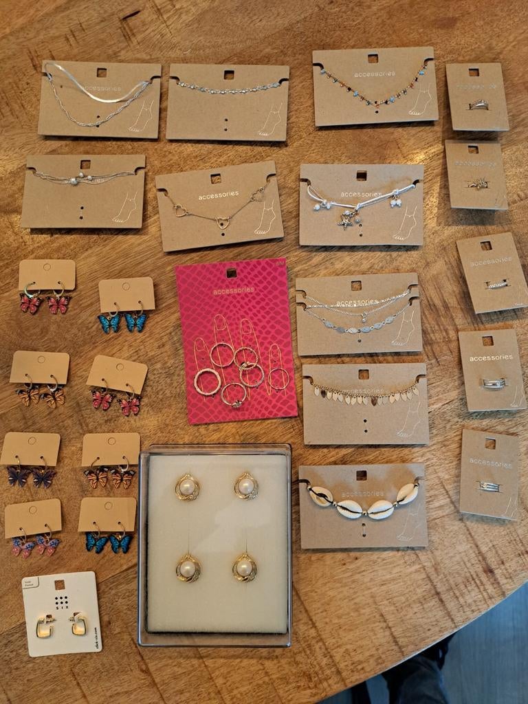 Partij sieraden. Enkebandjes, oorbellen, ringen. ., Sieraden, Tassen en Uiterlijk, Enkelbandjes en Enkelkettinkjes, Nieuw, Ophalen of Verzenden