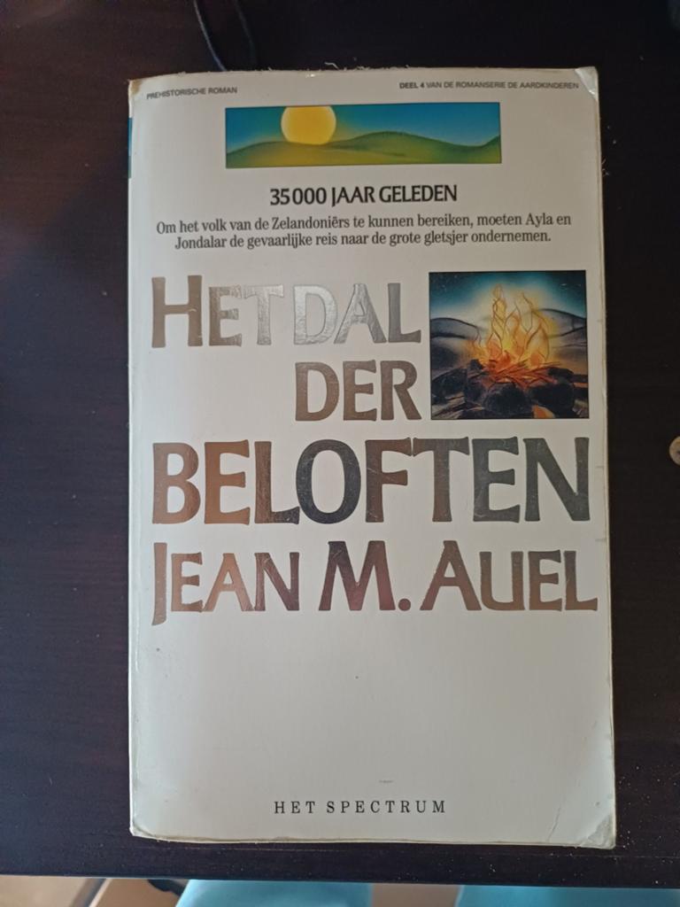 Het Dal der Beloften - Jean M. Auel (De Aardkinderen deel 4), Ophalen of Verzenden, Gelezen, Jean M. Auel, Nederland