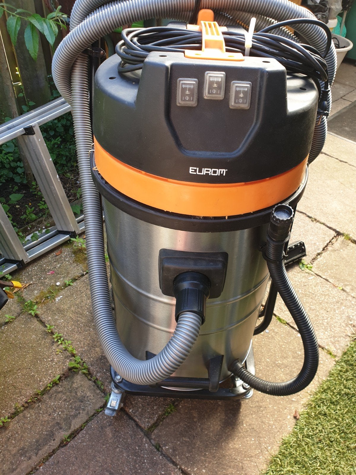 Bouwstofzuiger, Witgoed en Apparatuur, Stofzuigers, Ophalen, Zo goed als nieuw, 2000 watt of meer