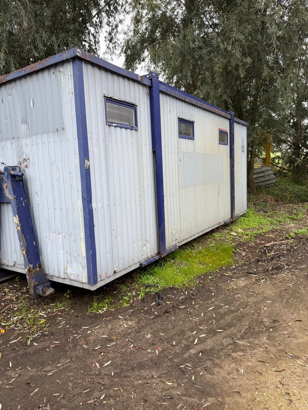 Mobiele unit met kleedkamers en douches, Ophalen