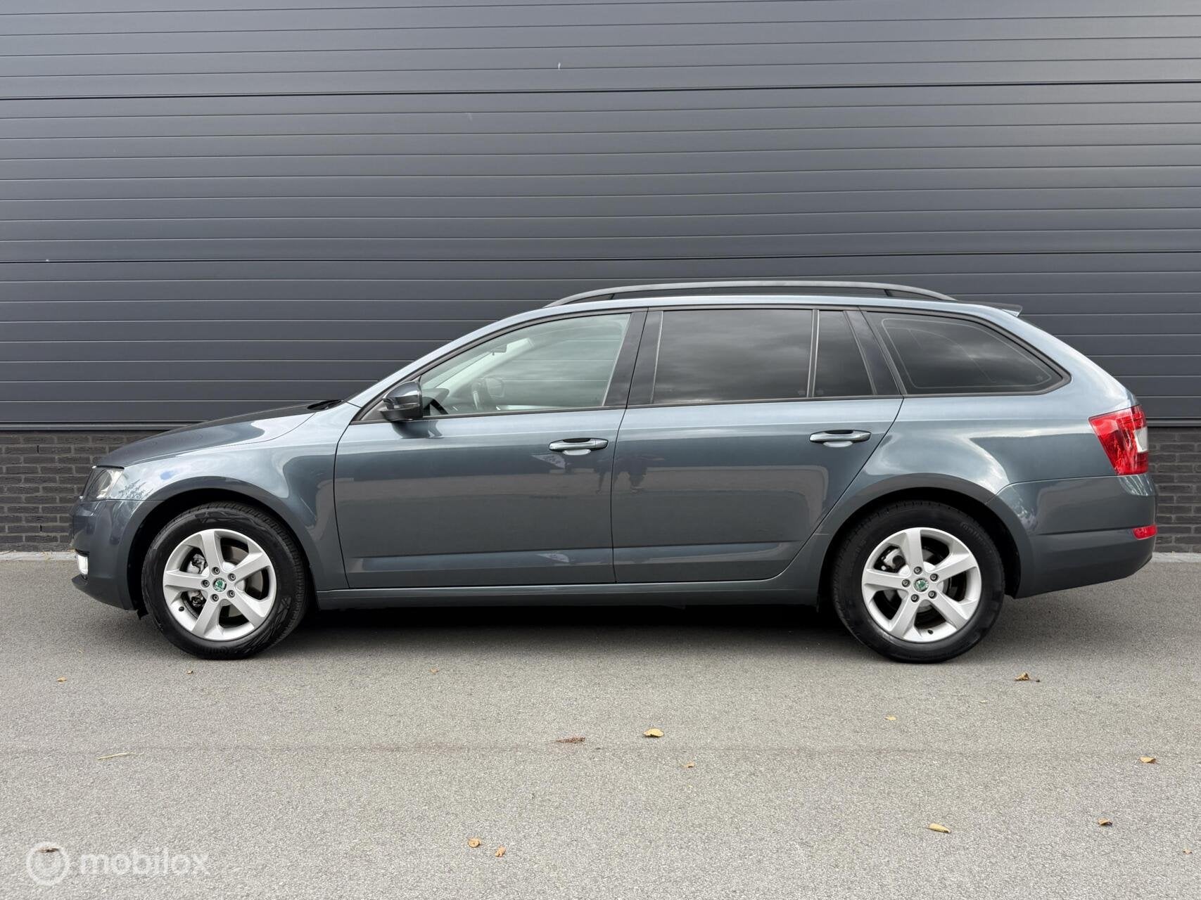Skoda Octavia Combi 1.4 TSI 150 PK! Greentech Style TOPSTAAT, Voorwielaandrijving, Gebruikt, 4 cilinders, Parkeersensor