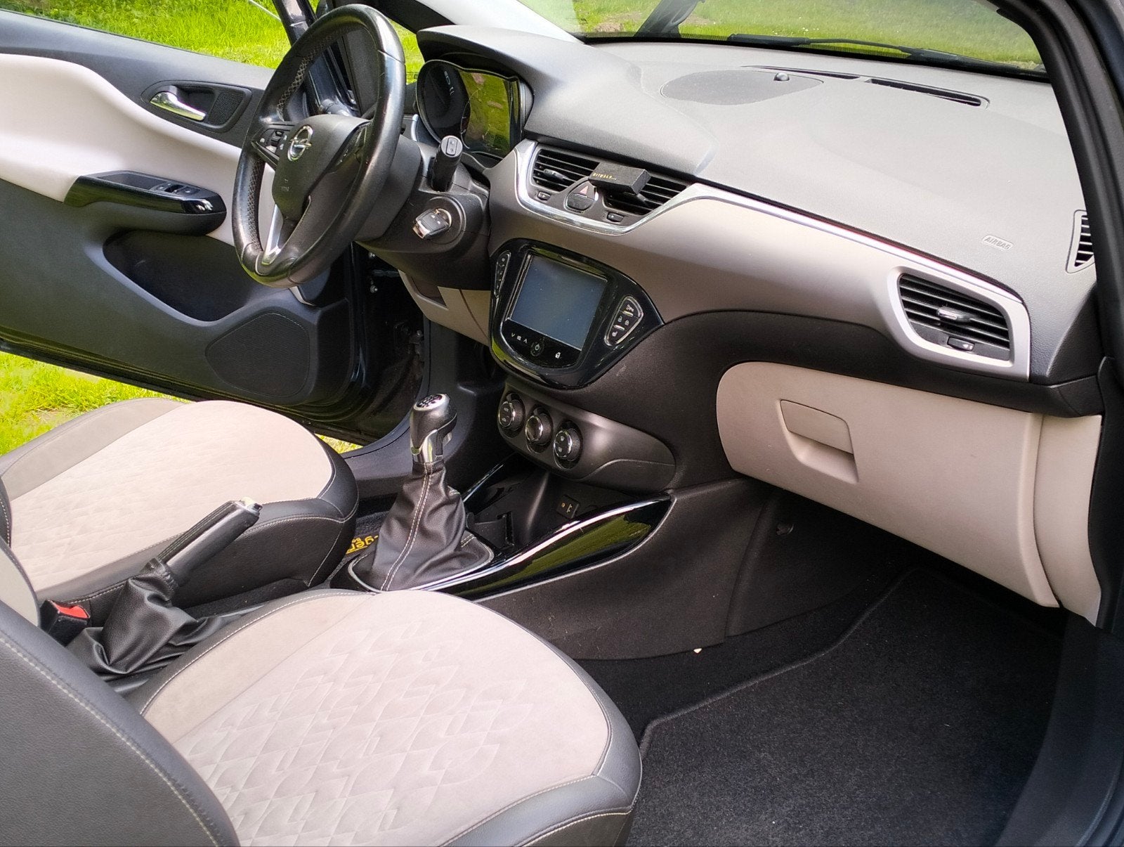 Opel Corsa 1.0T 66KW/90PK 3D 2015 Zwart, Auto's, Voorwielaandrijving, 1063 kg, Origineel Nederlands, 1200 kg
