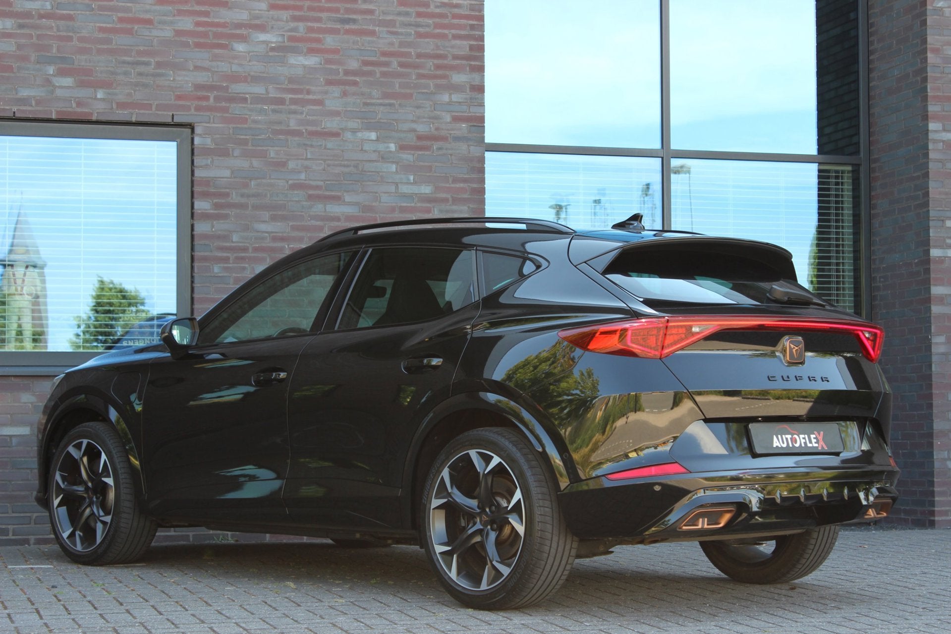 CUPRA Formentor 1.4 e-Hybrid Business, Voorwielaandrijving, Gebruikt, 4 cilinders, Zwart