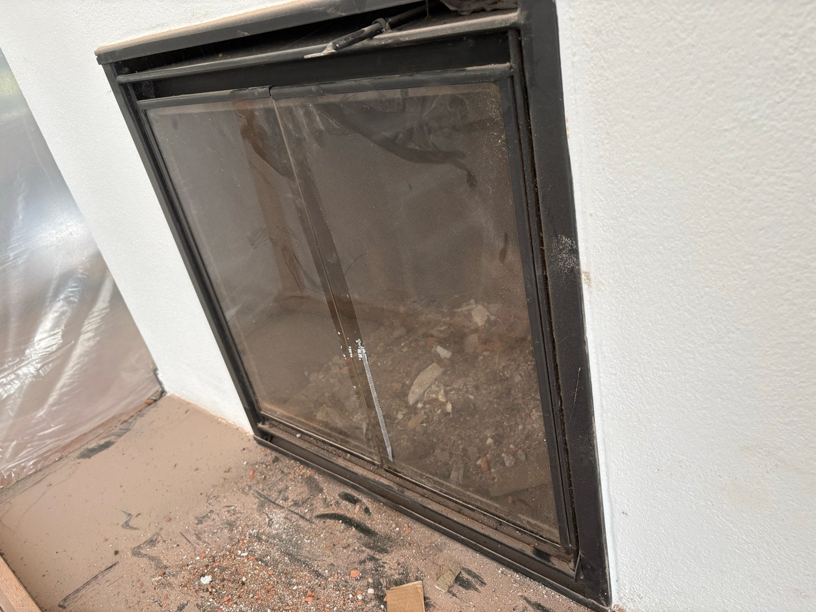 Inbouwhaard met glazen deuren - Gebruikt, Huis en Inrichting, Haarden, Ophalen of Verzenden, Gebruikt, Inbouwhaard, Houthaard