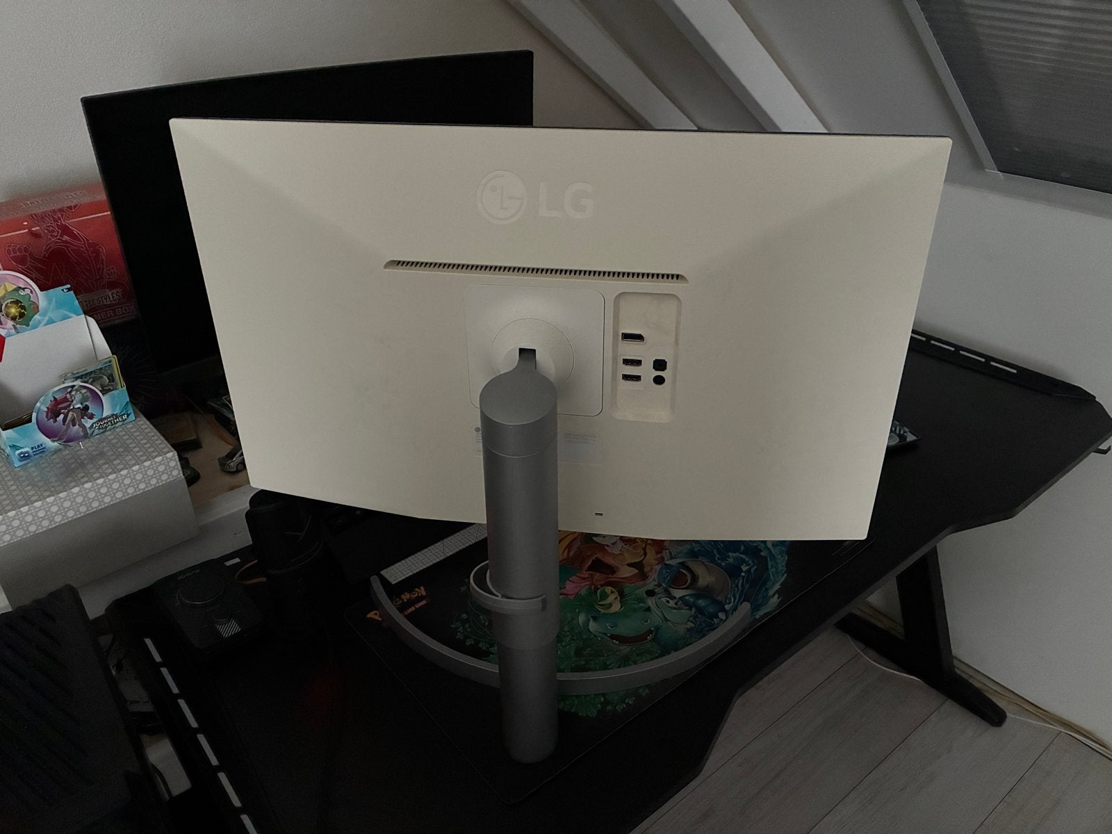 Foto 3 van LG 27UL550-W 27 inch 4K UHD Monitor