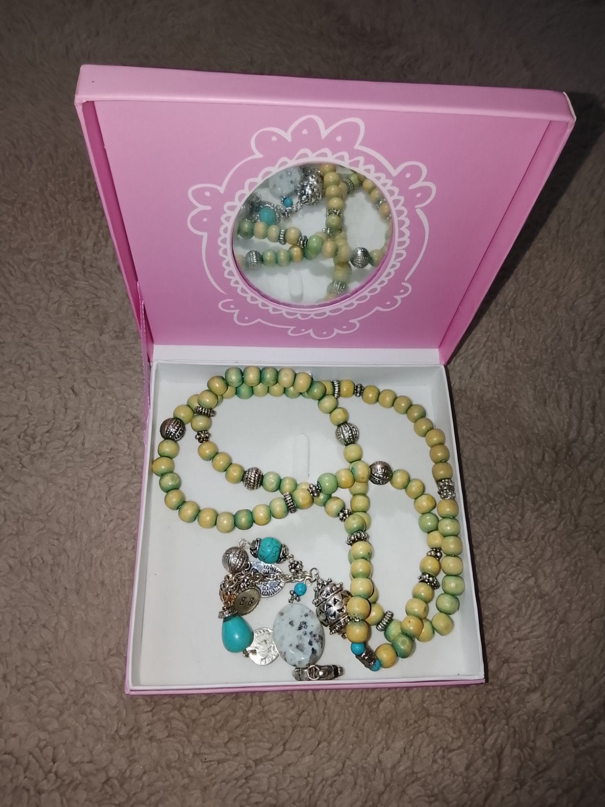 Blond Amsterdam ketting met houten kralen en bedels, Overige materialen, Gebruikt, Overige kleuren, Ophalen of Verzenden