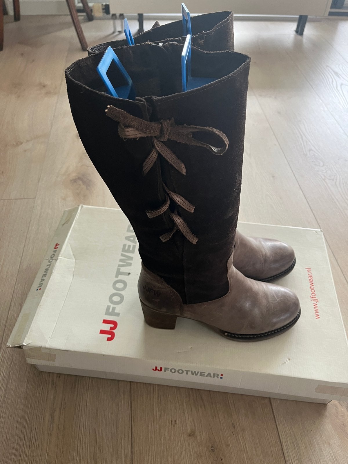 JJ Footwear hoge laarzen, maat 42, bruin suède, Kleding | Dames, Ophalen of Verzenden, Gedragen, Bruin, Hoge laarzen