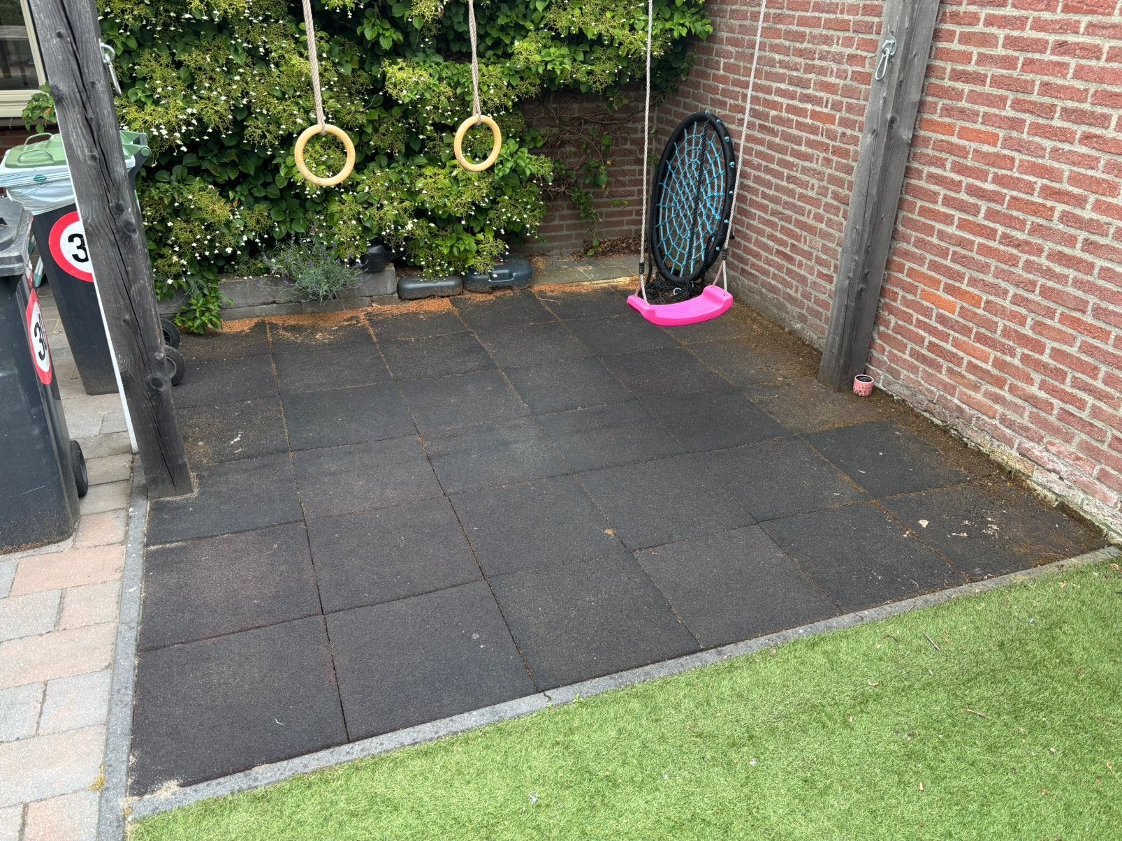 Rubberen tegels speeltuin schommel, Tuin en Terras, Tegels en Klinkers, Ophalen, Gebruikt, Rubber, Overige typen