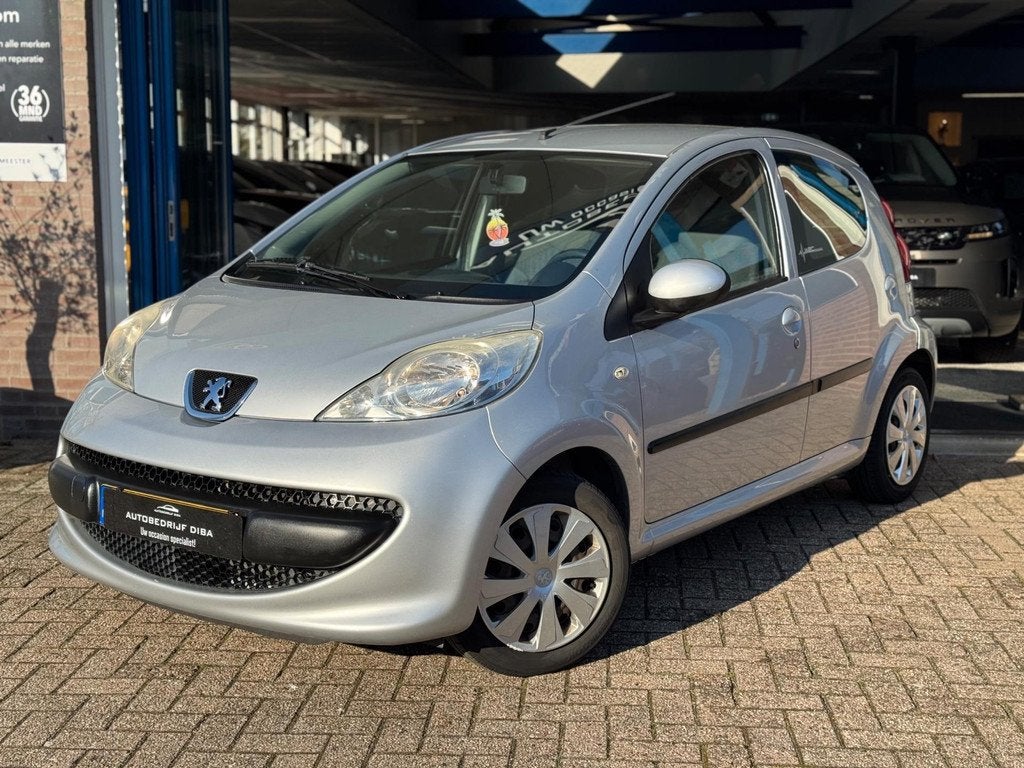 Peugeot 107 1.0-12V XS 2008 5drs Grijs AUT APK NAP, Auto's, Peugeot, Stof, Gebruikt, Zwart, 4 stoelen