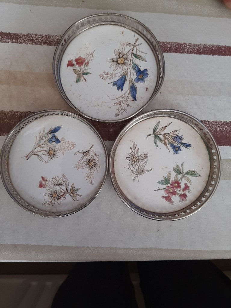 Antieke onderzetters, Wächtersbach art Nouveau bloemen, Verzenden