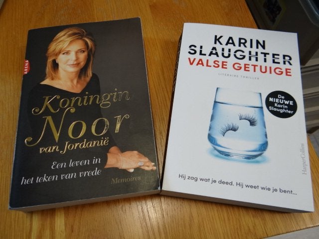 Koningin Noor en/of Valse getuige. Karin Slaughter., Ophalen of Verzenden, Zo goed als nieuw, Karin Slaughter, Nederland