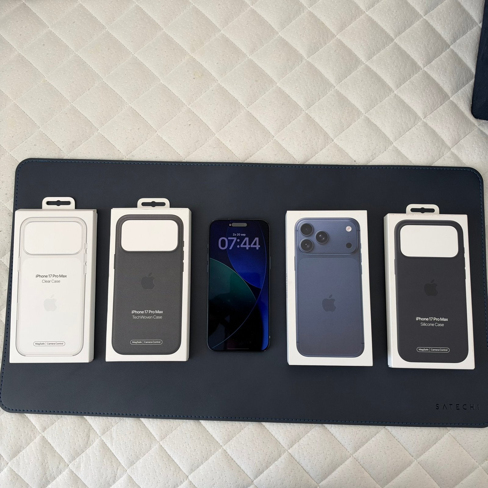Apple iPhone 17 Pro Max 1TB Deep blue + 3 Apple cases, 1 TB, Ophalen of Verzenden, Zo goed als nieuw, Zonder simlock