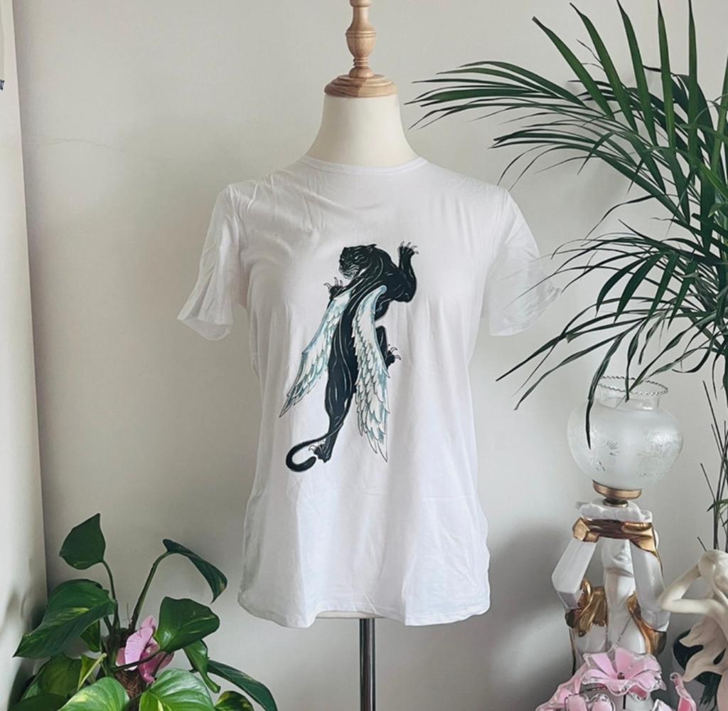 Wit T-shirt met gevleugelde panterprint - Maat S, Huis en Inrichting, Ophalen of Verzenden, Zo goed als nieuw