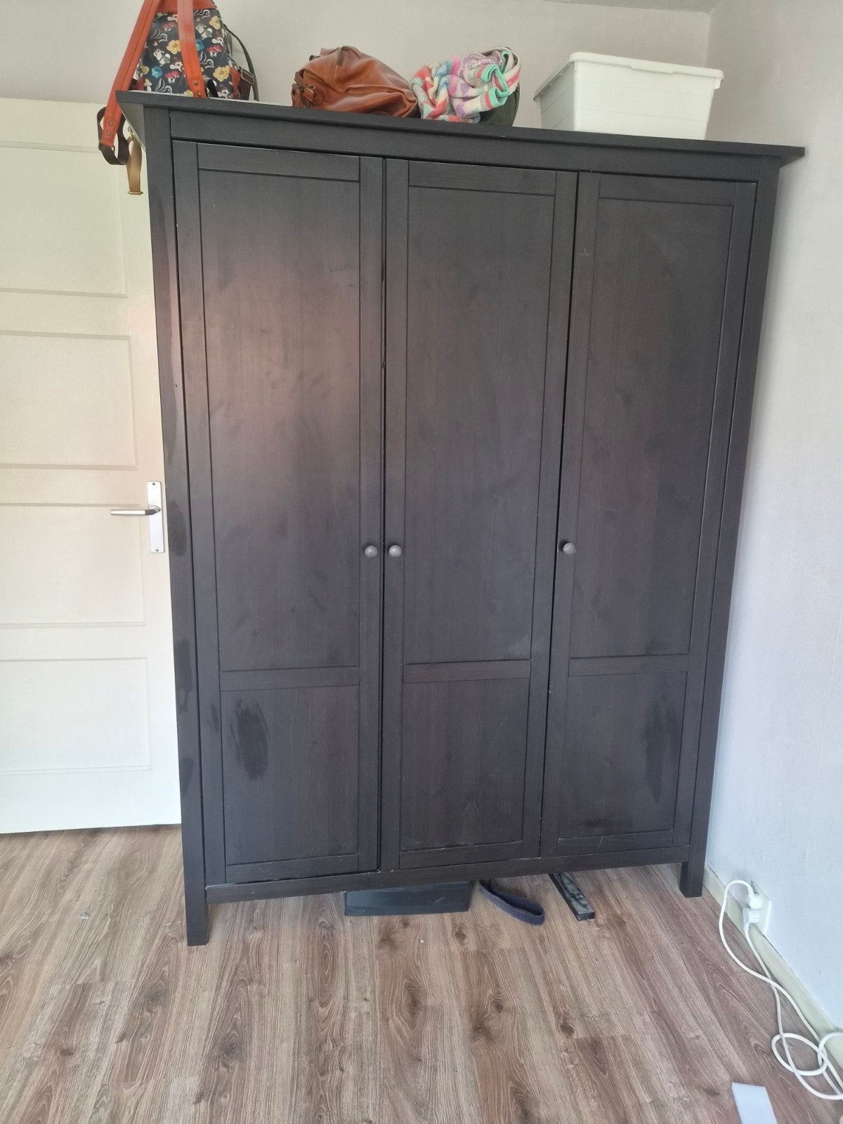 IKEA hemnes kledingkast met gebruikersschade, Ophalen