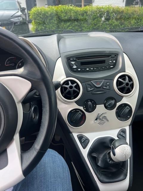Ford Ka 1.2 51KW 2010 Zwart, Auto's, Ford, Voorwielaandrijving, 1242 cc, 4 cilinders, 4 stoelen