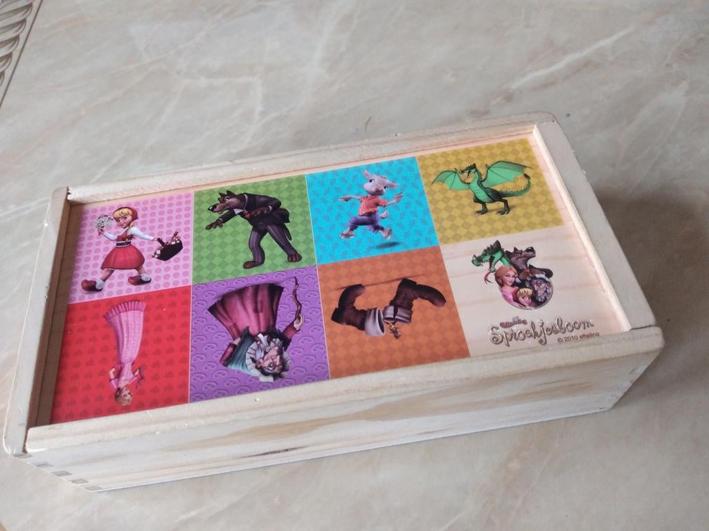 Houten Sprookjesboom Domino Spel - efteling!, 2 tot 4 jaar, 10 tot 50 stukjes, Ophalen of Verzenden, Zo goed als nieuw