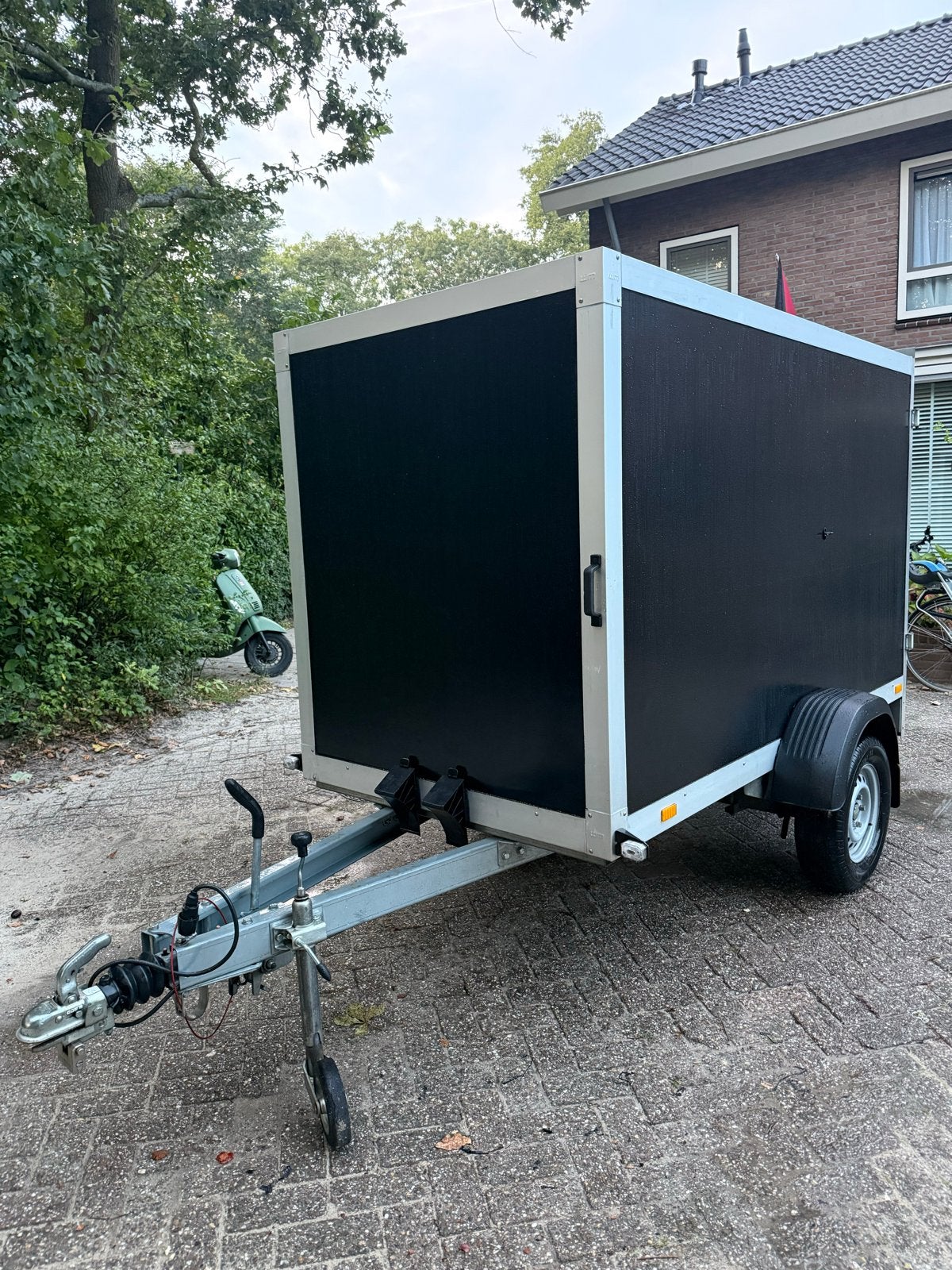 Gesloten aanhangwagen - Perfect voor transport, Ophalen, Zo goed als nieuw