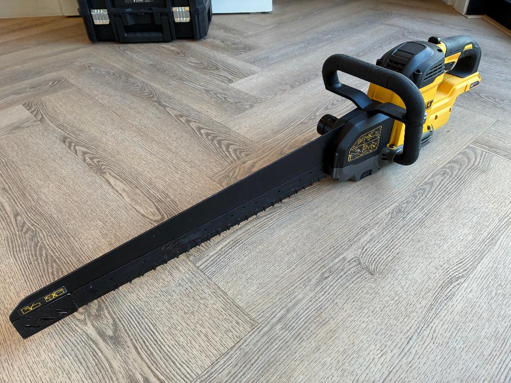 DeWalt 54V Alligatorzaag DCS397 ZGAN, Ophalen, DeWalt, 70 mm of meer, Zo goed als nieuw