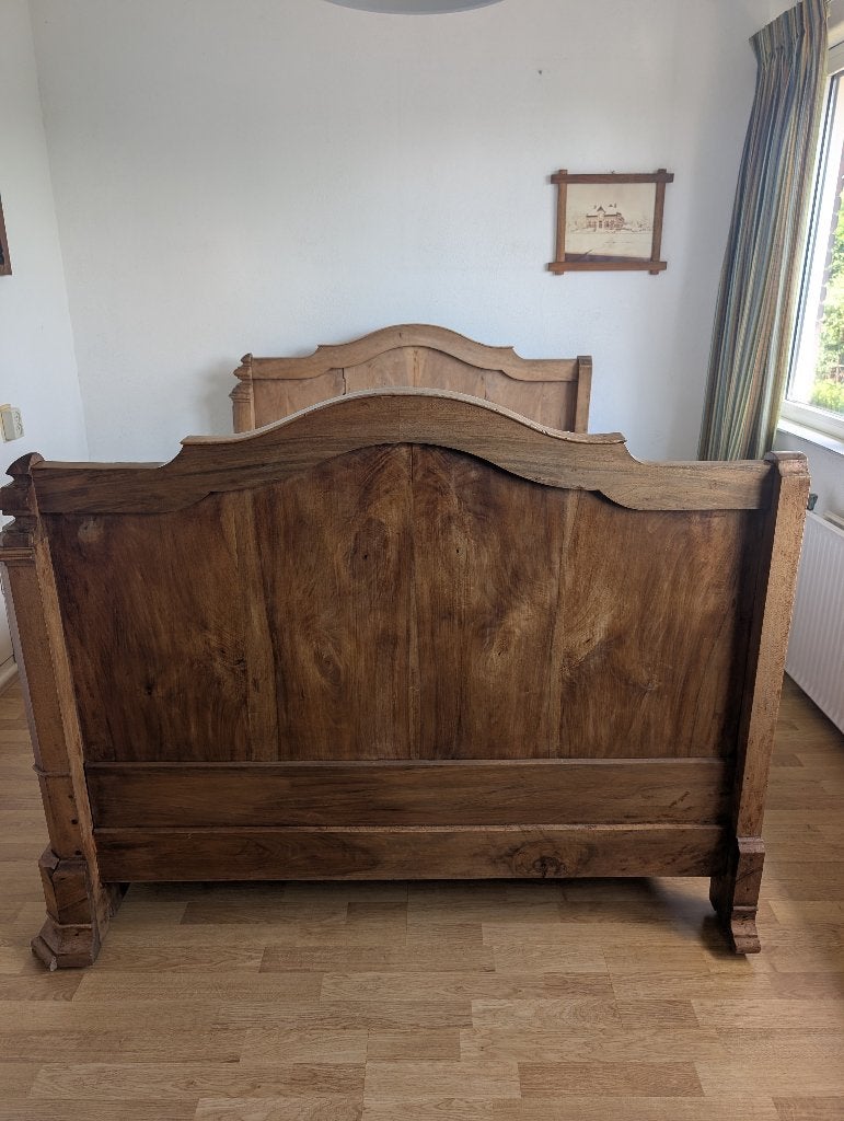 Antiek Louis Philippe bed met elektrische lattenbodem., Ophalen, 140 cm, Twijfelaar, 200 cm