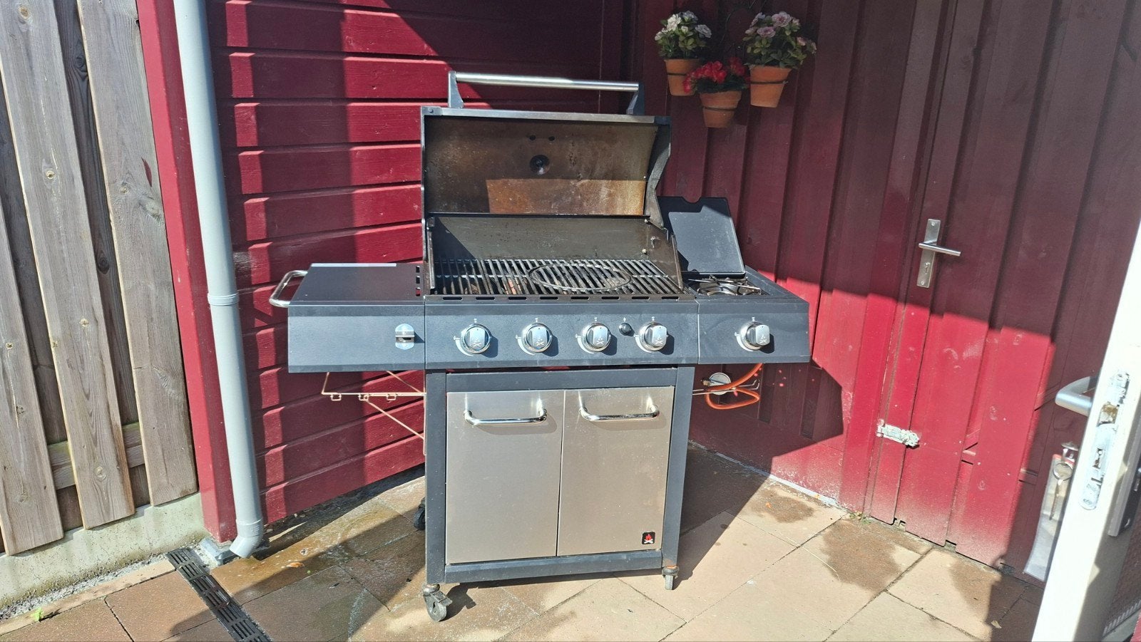 Jamestown gasbarbecue met 4 branders en zijbrander, Ophalen, Gebruikt, Jamestown