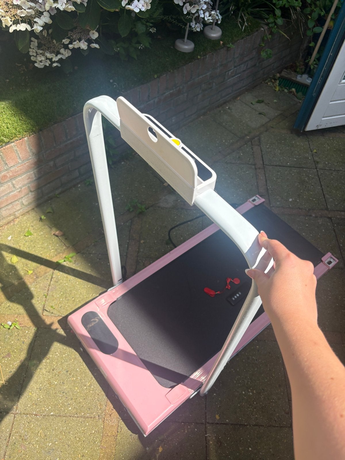 Roze Inklapbare Loopband met 7% Helling en LCD-display, Sport en Fitness, Fitnessapparatuur, Ophalen, Zo goed als nieuw, Metaal